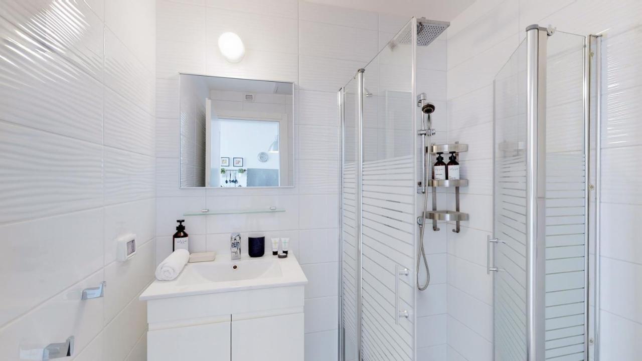 Stylish 1Br Flat For 4 Ppl In Allenby By Holyguest تل أبيب المظهر الخارجي الصورة