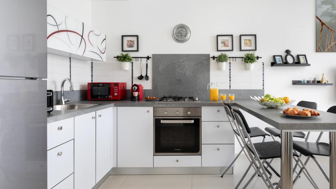 Stylish 1Br Flat For 4 Ppl In Allenby By Holyguest تل أبيب المظهر الخارجي الصورة