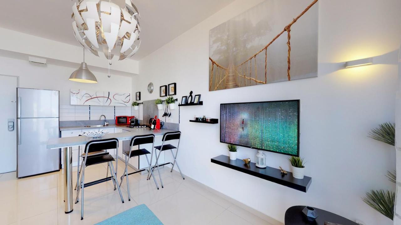 Stylish 1Br Flat For 4 Ppl In Allenby By Holyguest تل أبيب المظهر الخارجي الصورة