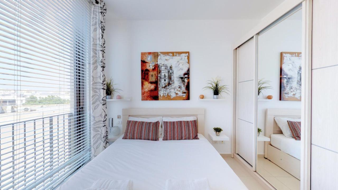Stylish 1Br Flat For 4 Ppl In Allenby By Holyguest تل أبيب المظهر الخارجي الصورة